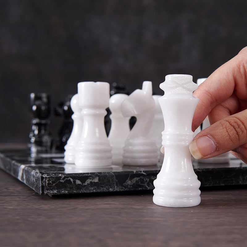 30cm-chess-set-black-zebra-and-white-02