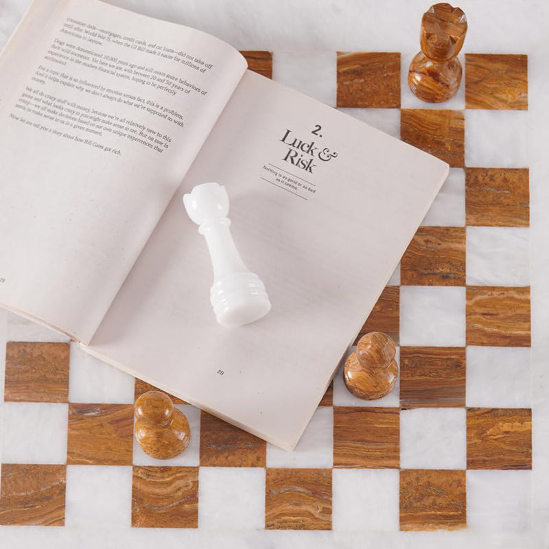 38cm-chess-set-white-and-red-01