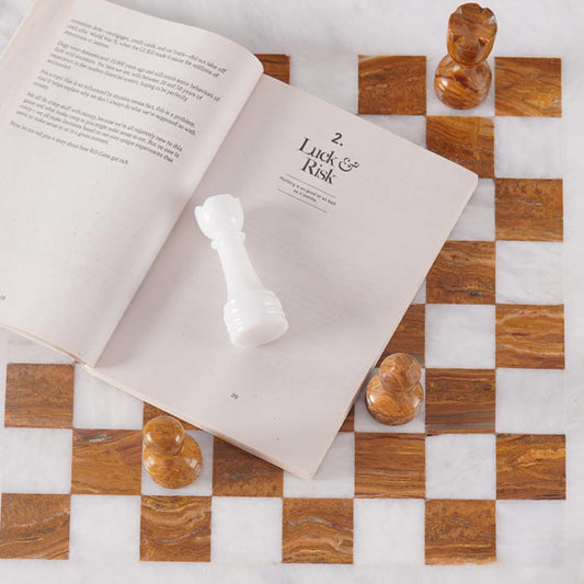 38cm-chess-set-white-and-red-01