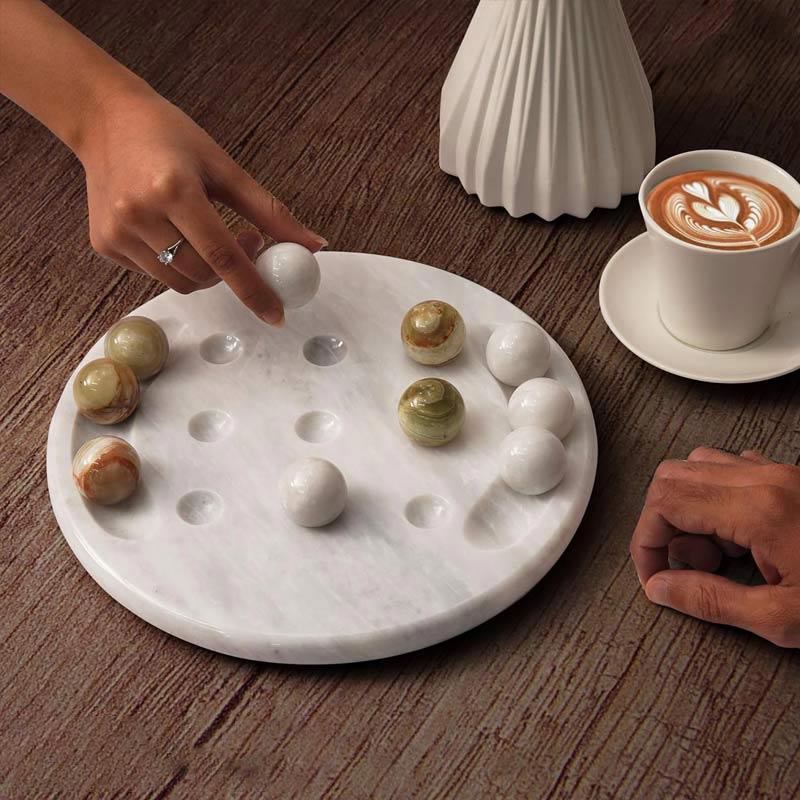 marble tic tac toe game green color