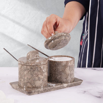 salt cellar, salt container.