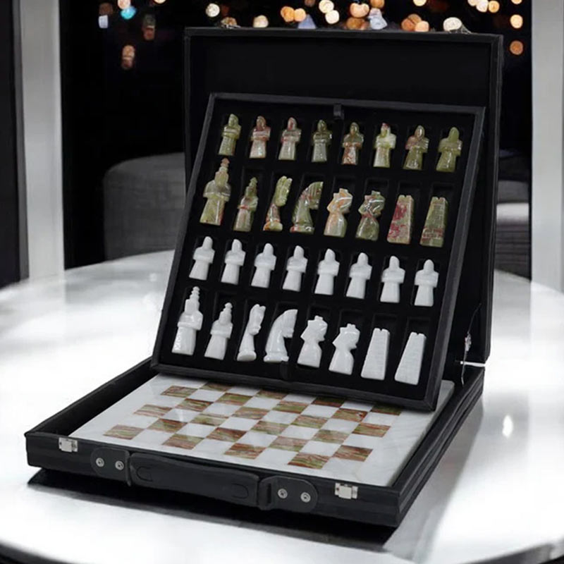 white-and-green-special-edition-chess-set-38cm-01